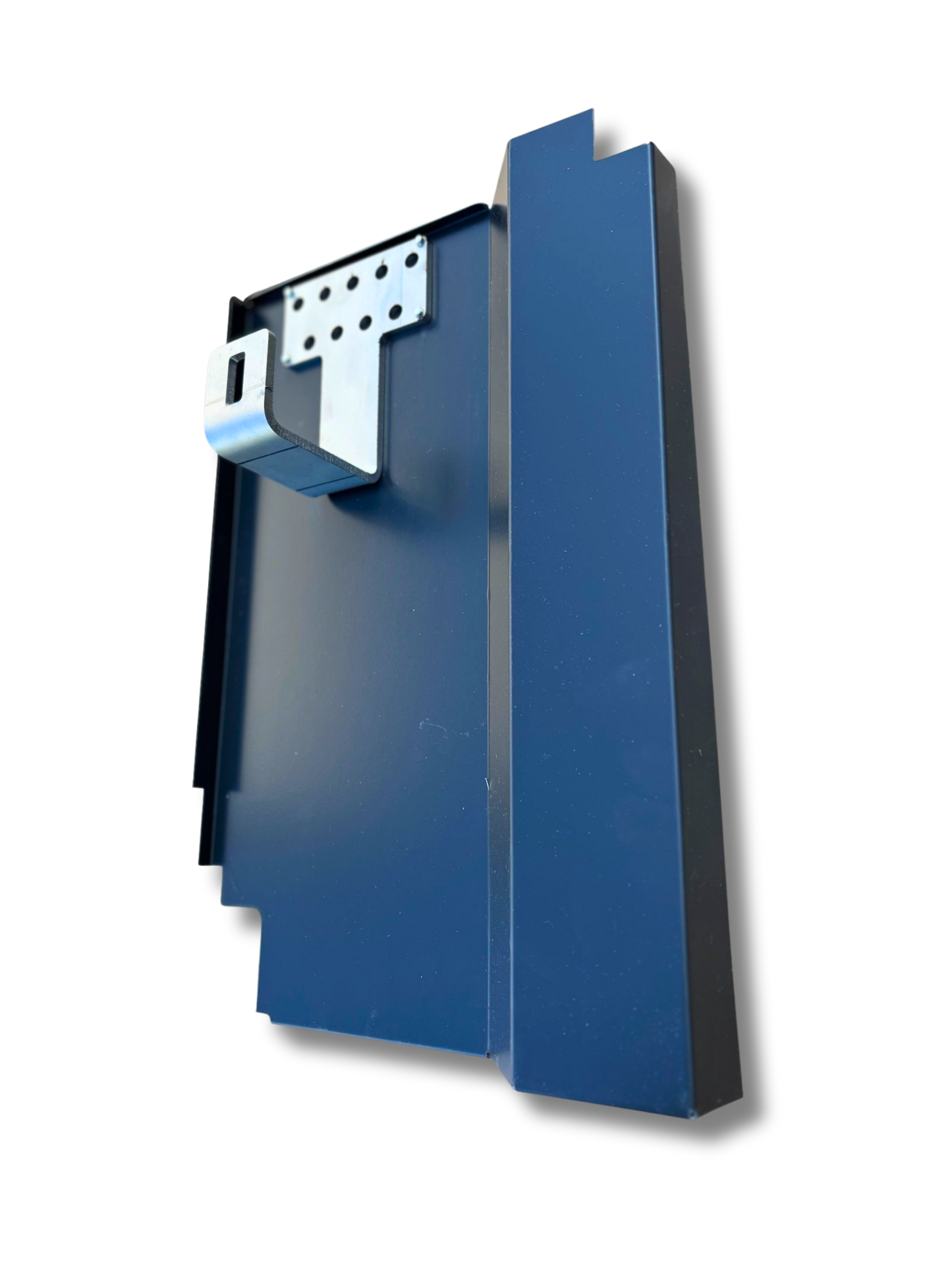 Unser PV Dachziegel aus Aluminium in der Ausführung anthrazit und mit Haken für PV-Dachkonstruktionen