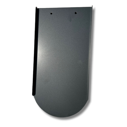 PV-Dachziegel Typ Biberschwanz in anthrazit ohne Haken: glatter Aluminium-Ersatzziegel zur Vorbereitung oder Ergänzung von Photovoltaik-Montagen.